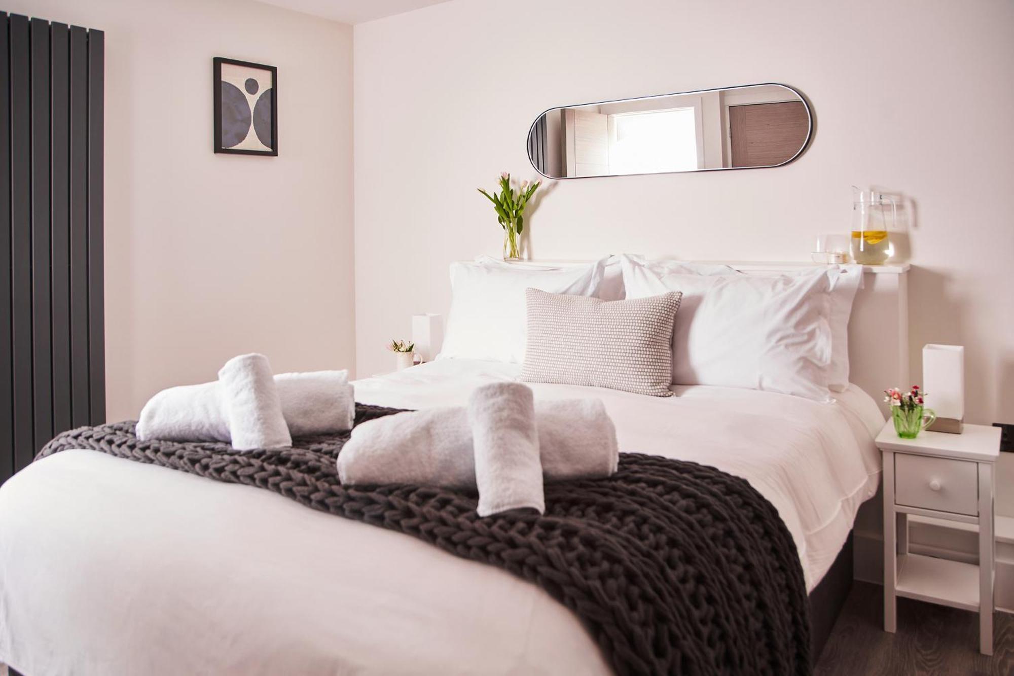 The Moorings - Stylish Duplex Apartment On Torquay Harbourside Exterior photo