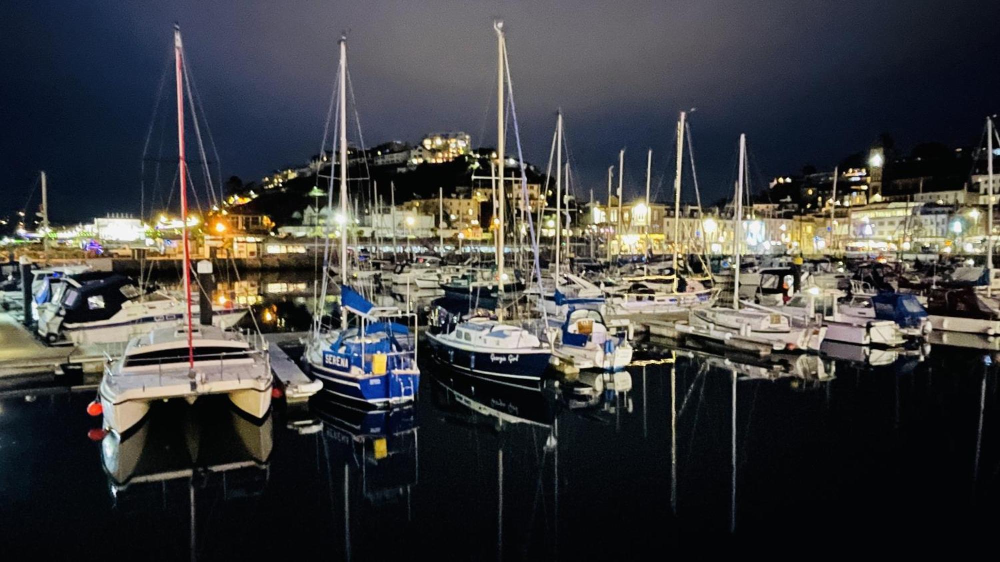 The Moorings - Stylish Duplex Apartment On Torquay Harbourside Exterior photo